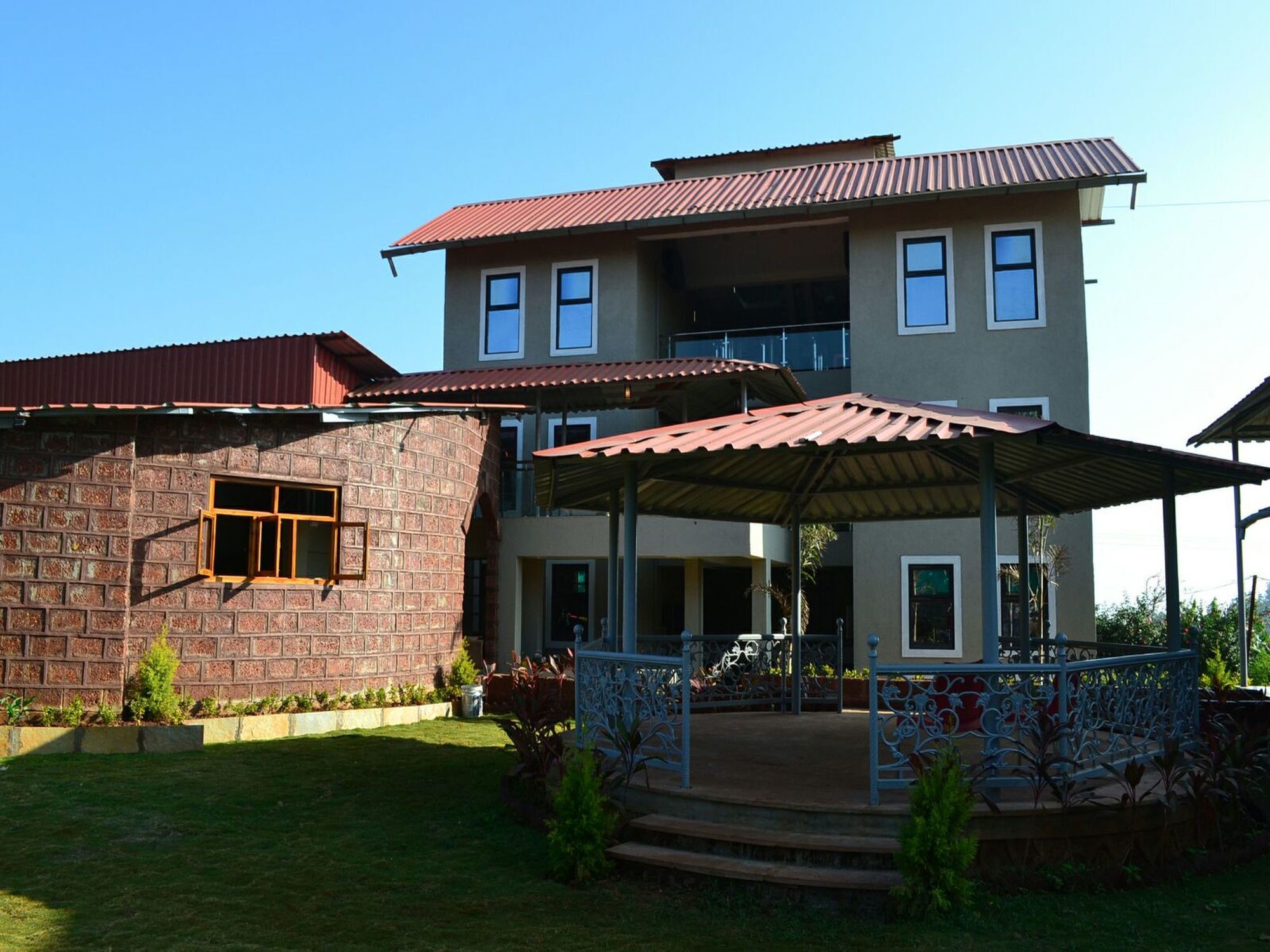 Oyo 11898 Hotel Vhyomaan Mahābaleshwar Exterior foto